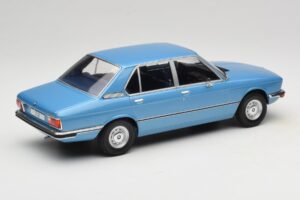 BMW 5 Series E12 Bleu MCG 1:18 MCG18541 Métal — image 2 sur 6
