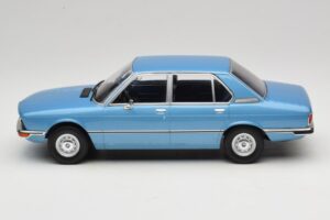 BMW 5 Series E12 Bleu MCG 1:18 MCG18541 Métal — image 3 sur 6