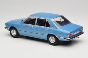 BMW 5 Series E12 Bleu MCG 1:18 MCG18541 Métal — image 5 sur 6