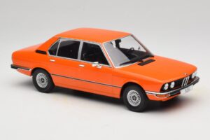 BMW 5 Series E12 Orange MCG 1:18 MCG18540 Métal — image 4 sur 6
