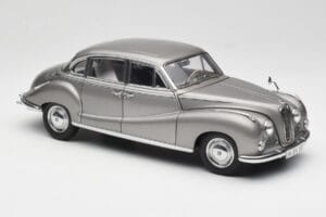 BMW 502 2.6 Luxus Silver Beige Metallic AUTOart 1:18 70591 Métal — image 6 sur 8