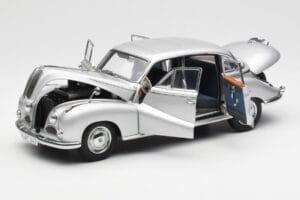 BMW 502 2.6 Luxus Super Argent AUTOart 1:18 70593 Métal — image 2 sur 8