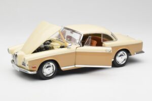 BMW 503 Beige Revell 1:18 8832 Métal — image 2 sur 8