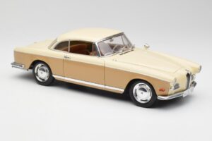 BMW 503 Beige Revell 1:18 8832 Métal — image 6 sur 8