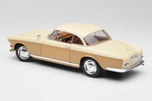 BMW 503 Beige Revell 1:18 8832 Métal — image 7 sur 8