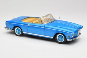 BMW 503 Cabriolet Riviera Blue Revell 1:18 08843 Métal — image 7 sur 9