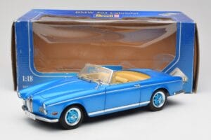 BMW 503 Cabriolet Riviera Blue Revell 1:18 08843 Métal — image 9 sur 9