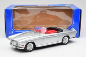 BMW 503 Argent Revell 1:18 18787 Métal — image 8 sur 8