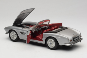 BMW 507 Cabriolet Argent Revell 1:18 8829 Métal — image 5 sur 8