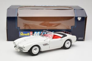 BMW 507 Touring Sport Feather White Revell 1:18 8810 Métal — image 8 sur 8