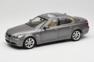 BMW 530i E60 Grey Metallic Revell 1:18 08841 Métal