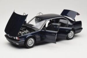 BMW 535i E34 Blue Metallic Minichamps 1:18 100024004 Métal — image 2 sur 8