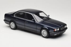 BMW 535i E34 Blue Metallic Minichamps 1:18 100024004 Métal — image 6 sur 8