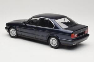 BMW 535i E34 Blue Metallic Minichamps 1:18 100024004 Métal — image 7 sur 8