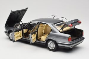 BMW 535i E34 Gris Métallisé Minichamps 1:18 100024008 Métal — image 5 sur 8