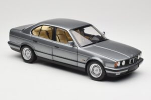 BMW 535i E34 Gris Métallisé Minichamps 1:18 100024008 Métal — image 6 sur 8