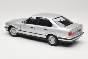 BMW 535i E34 Argent Minichamps 1:18 100024005 Métal — image 7 sur 8