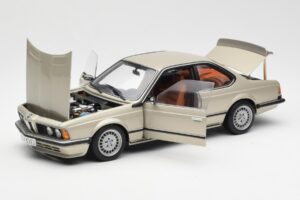 BMW 635 CSi E24 Bronzit Beige Metallic AUTOart 1:18 70523 Métal — image 2 sur 8