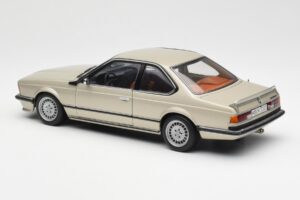 BMW 635 CSi E24 Bronzit Beige Metallic AUTOart 1:18 70523 Métal — image 7 sur 8