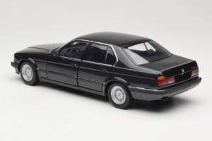BMW 730i E32 Black Metallic Minichamps 1:18 100023002 Métal — image 7 sur 8