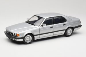 BMW 730i E32 Argent Minichamps 1:18 100023000 Métal