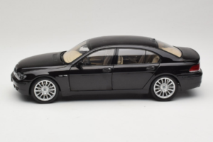 BMW 760Li E66 Individual Noir Kyosho 1:18 08573RB Métal — image 4 sur 8