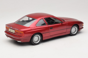 BMW 850i E31 Rouge Tchibo 1:18 36157 Métal — image 3 sur 8
