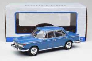 BMW 2000 Tilux E120 Caribe Bleu MCG 1:18 MCG18291 Métal — image 6 sur 6