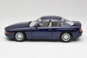 BMW E31 850i Mauritius Bleu Maisto 1:18 438813100299 Métal — image 4 sur 8