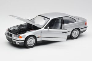 BMW 3 Series E36 Coupe Argent UT Models 1:18 180023321 Métal — image 2 sur 8