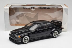BMW E36 M3 GTR Street Cosmos Noir UT Models 1:18 20481 Métal — image 8 sur 8