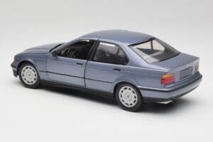 BMW 3-Series E36 Avus Bleu UT Models 1:18 180023300 Métal — image 7 sur 8