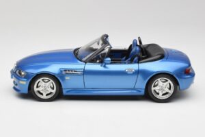BMW Z3 E36 M Roadster Estoril Blue Bburago 1:18 3349-M1 Métal — image 4 sur 8