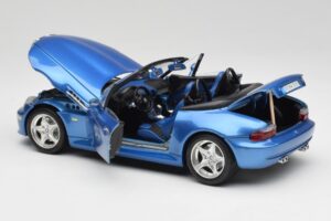 BMW Z3 E36 M Roadster Estoril Blue Bburago 1:18 3349-M1 Métal — image 5 sur 8