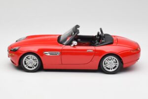 BMW Z8 E52 Roadster Rouge Vif Bburago 1:18 12032 Métal — image 4 sur 8