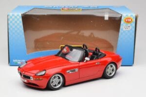 BMW Z8 E52 Rouge Bburago 1:18 Z8001 Métal — image 8 sur 8