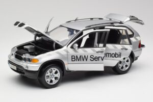 BMW X5 E53 3.0d Service Mobil Kyosho 1:18 80430305646 Métal — image 2 sur 8