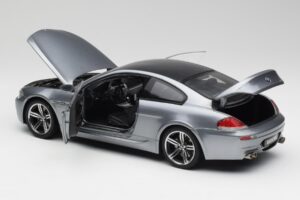 BMW M6 E63 Silver Gris Kyosho 1:18 08703GR Métal — image 5 sur 8