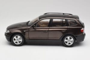 BMW X3 E83 3.0d Marron Foncé Métallique Kyosho 1:18 80430300736 Métal — image 4 sur 8