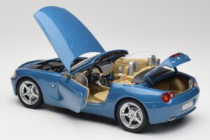 BMW Z4 E85 Maldives Blue Bburago 1:18 34046BLUE Métal — image 5 sur 8
