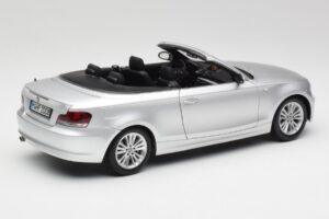 BMW 135i E88 Cabriolet Titan Argent Kyosho 1:18 80430427021 Métal — image 3 sur 8