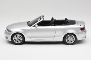 BMW 135i E88 Cabriolet Titan Argent Kyosho 1:18 80430427021 Métal — image 4 sur 8