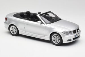 BMW 135i E88 Cabriolet Titan Argent Kyosho 1:18 80430427021 Métal — image 6 sur 8