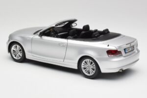 BMW 135i E88 Cabriolet Titan Argent Kyosho 1:18 80430427021 Métal — image 7 sur 8