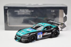 BMW Z4 E89 GT3 BMW Team Vita4one #18 J. Klingmann / M. Wittmann ADAC 24 Hours Nurburgring 2012 Minichamps 1:18 151122318 Méta — image 6 sur 6