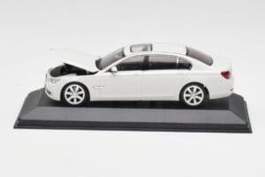BMW 750Li F02 Blanc Minichamps 1:43 80420445201 Métal — image 4 sur 5