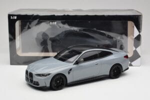 BMW M4 G82 Brooklyn Gris Minichamps 1:18 155020124 Métal — image 6 sur 6