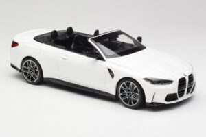 BMW M4 G82 Cabriolet Alpine White Minichamps 1:18 155021031 Métal — image 4 sur 6