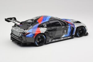 BMW M4 GT3 G82 #1 Test Version 2021 Minichamps 1:18 113222003 Métal — image 3 sur 8