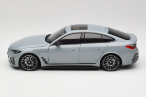 BMW i4 G26 Grey Metallic Minichamps 1:18 110023010 Métal — image 4 sur 8